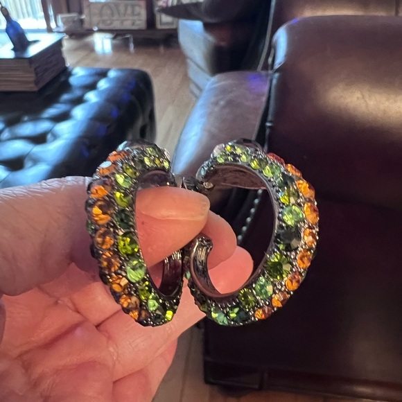 Kenneth Jay Lane snake clip on earrings - Picture 4 of 5